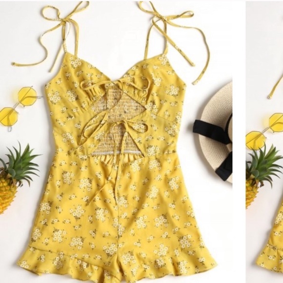 Yellow floral romper - Picture 3 of 8